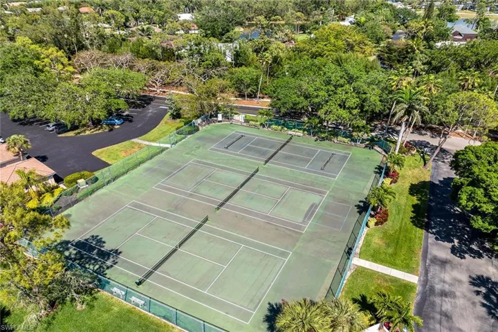 1090  Woodshire  LN, Naples, FL 34105