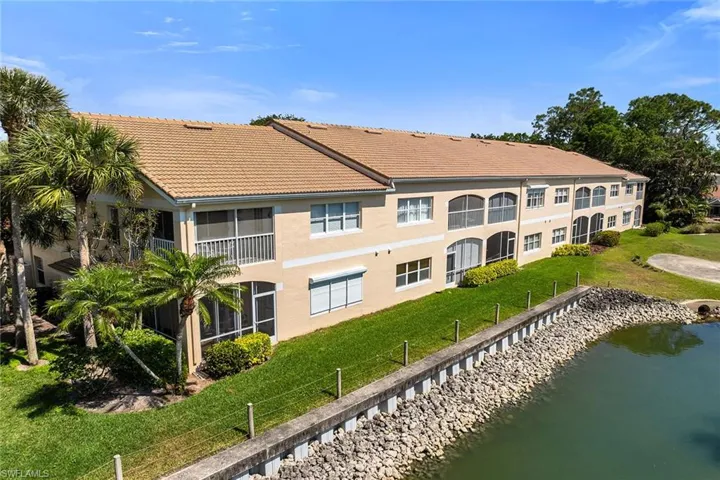 1090  Woodshire  LN, Naples, FL 34105
