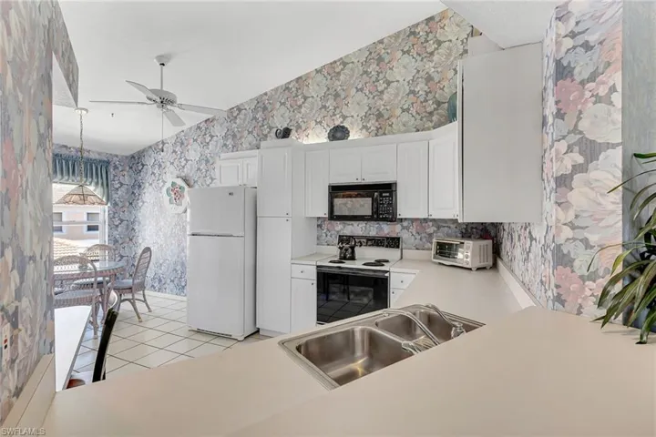1090  Woodshire  LN, Naples, FL 34105