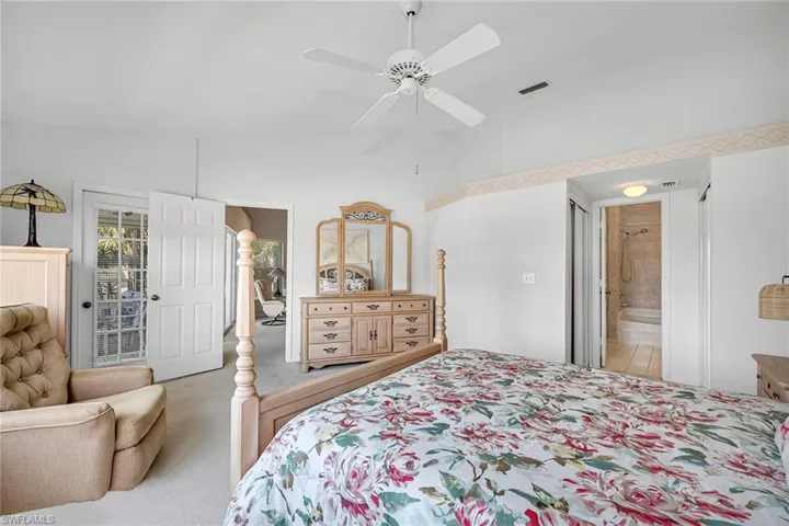 1090  Woodshire  LN, Naples, FL 34105