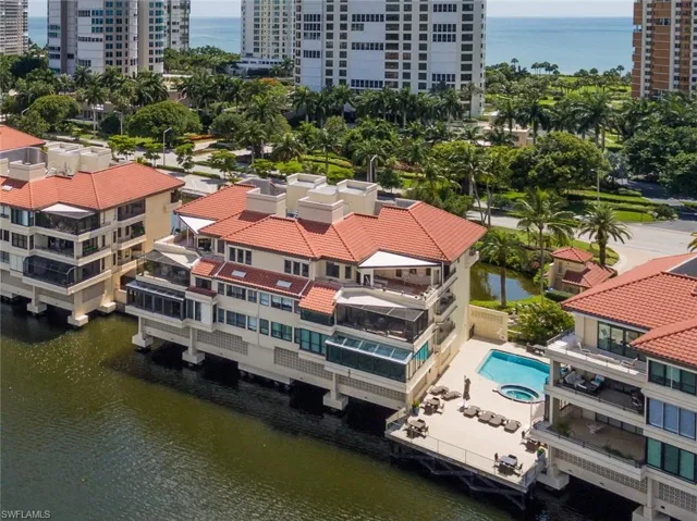 4400  Gulf Shore N BLVD, Naples, FL 34103