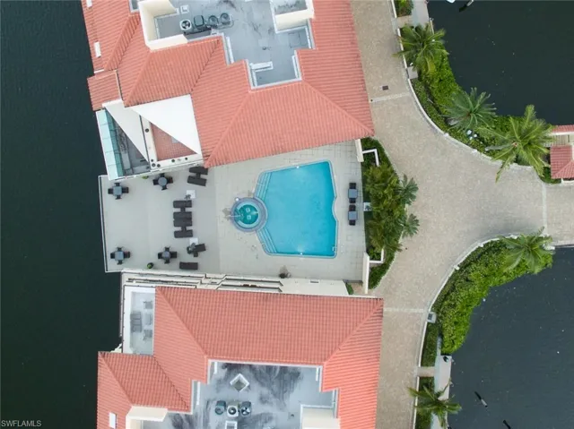 4400  Gulf Shore N BLVD, Naples, FL 34103