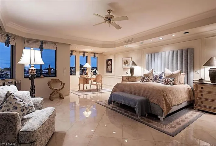 4400  Gulf Shore N BLVD, Naples, FL 34103