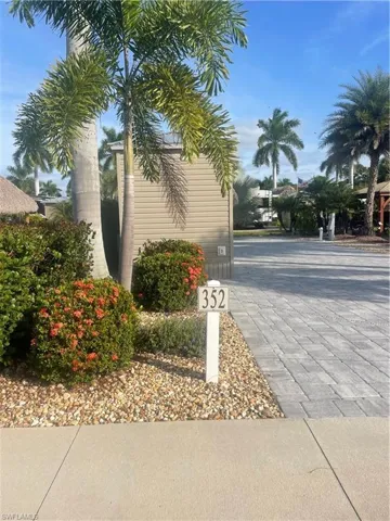 View of home's exterior