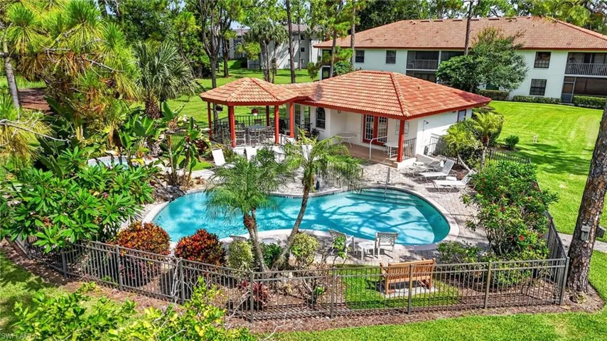 909 Augusta Blvd 7, Naples, Florida 34113
