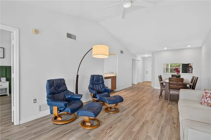 909 Augusta Blvd 7, Naples, Florida 34113