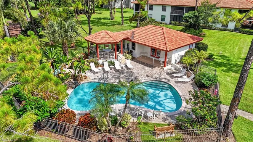 909 Augusta Blvd 7, Naples, Florida 34113