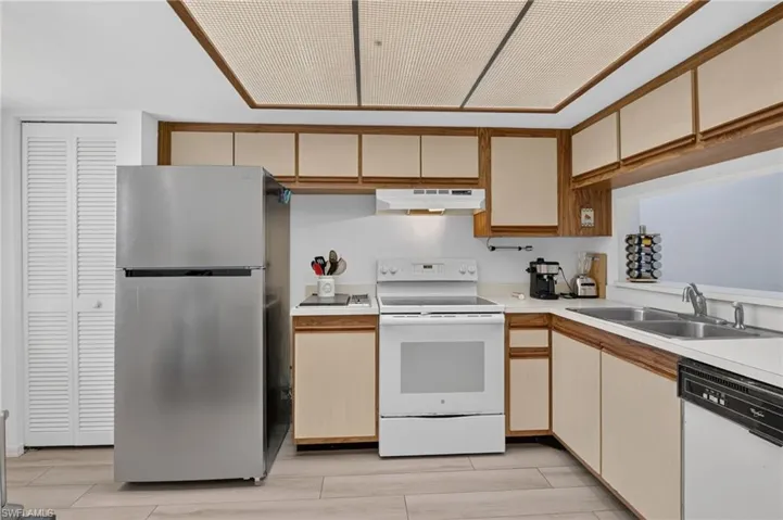 909 Augusta Blvd 7, Naples, Florida 34113