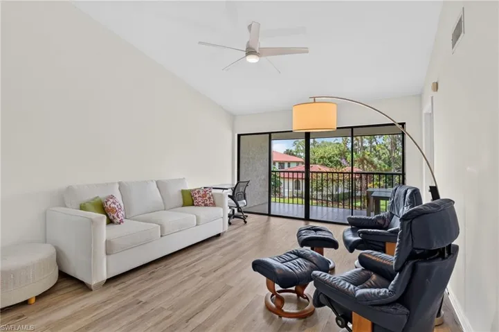 909 Augusta Blvd 7, Naples, Florida 34113