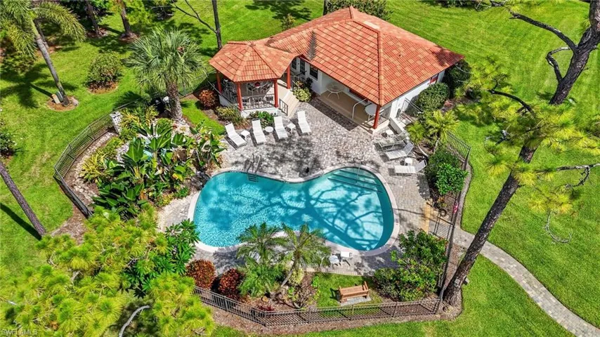909 Augusta Blvd 7, Naples, Florida 34113