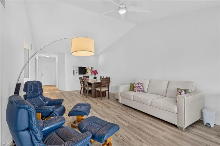 909 Augusta Blvd 7, Naples, Florida 34113