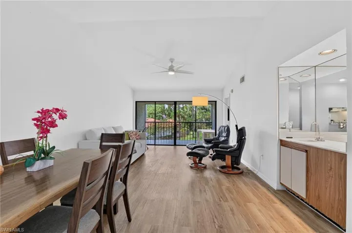 909 Augusta Blvd 7, Naples, Florida 34113