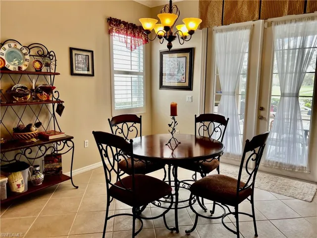 Roomy eat-in kitchen