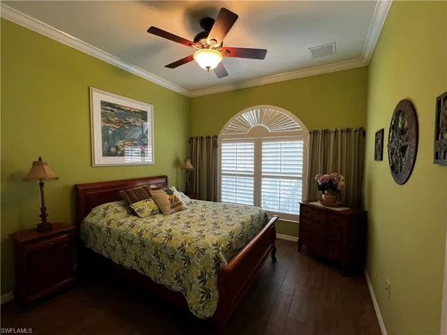Guest bedroom