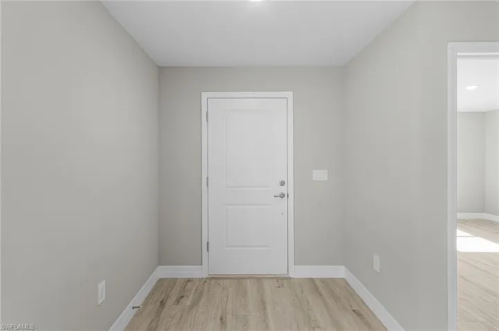 545 Oakshire Ln, Lehigh Acres, Florida 33972