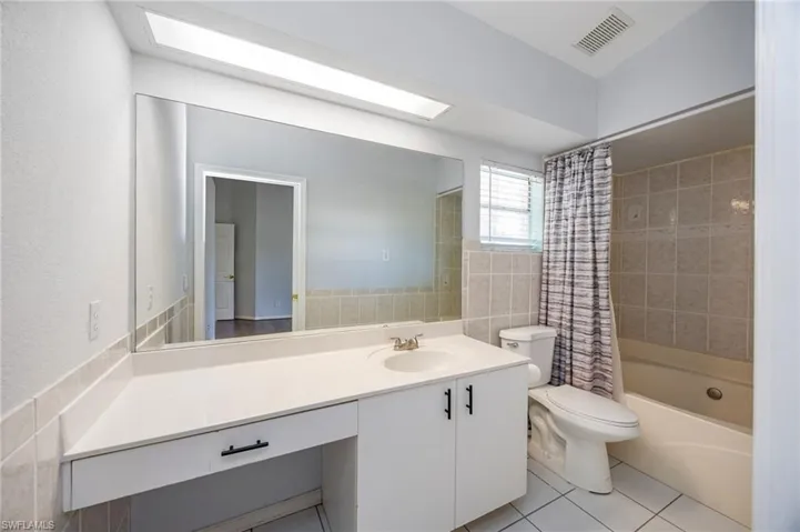841  8th SE ST, Naples, FL 34117