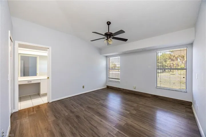 841  8th SE ST, Naples, FL 34117