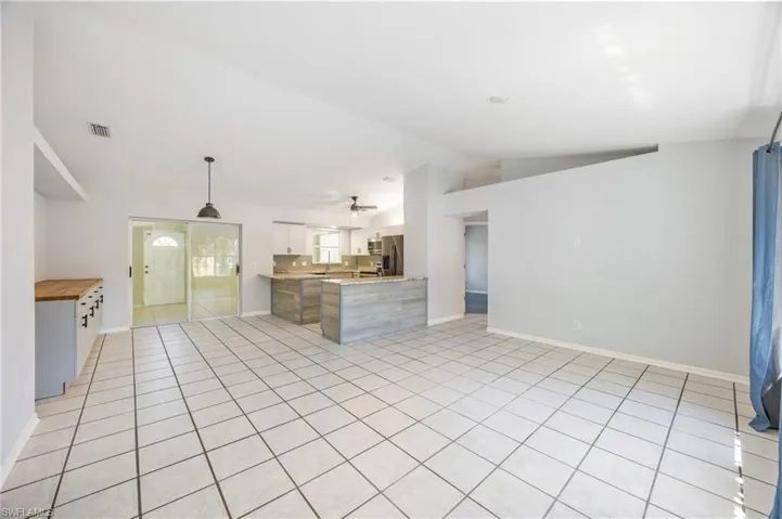841  8th SE ST, Naples, FL 34117