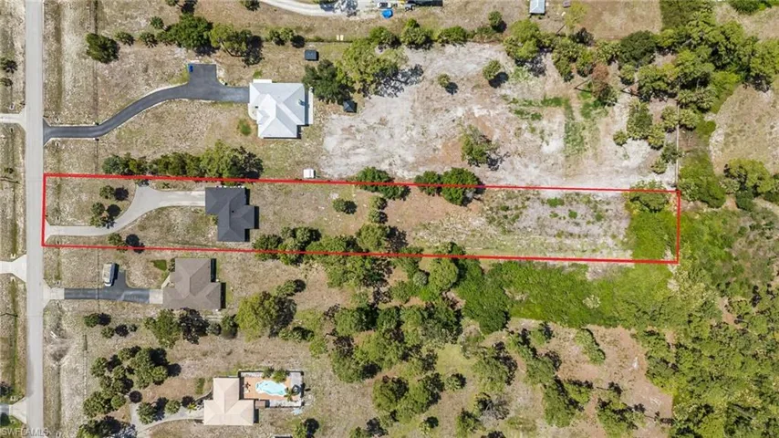 841  8th SE ST, Naples, FL 34117