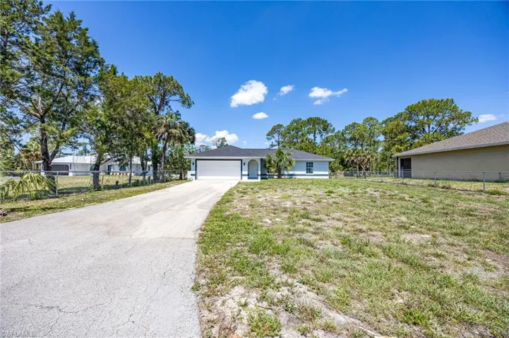 841  8th SE ST, Naples, FL 34117
