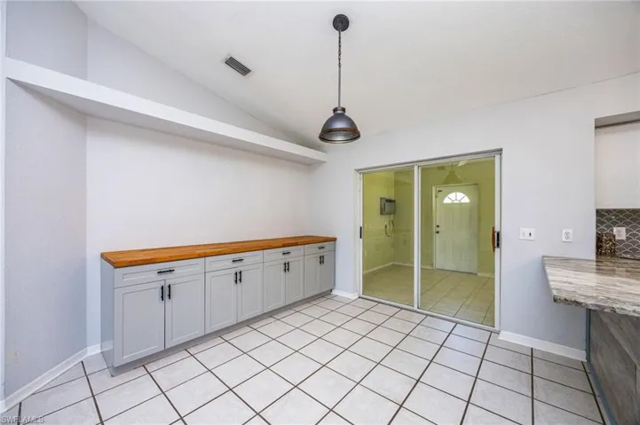 841  8th SE ST, Naples, FL 34117
