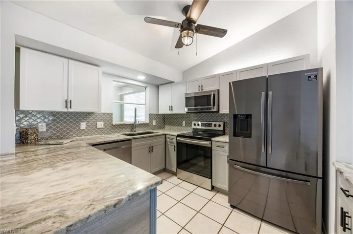 841  8th SE ST, Naples, FL 34117