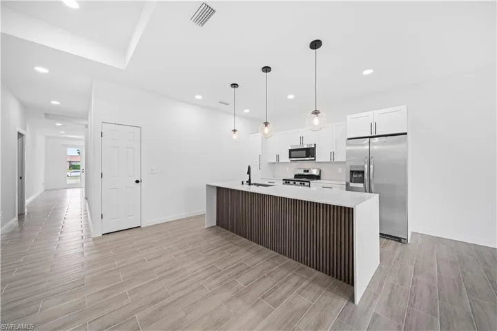 3814 Gator Cir W, Cape Coral, Florida 33909