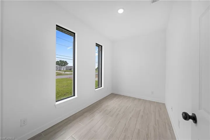 3814 Gator Cir W, Cape Coral, Florida 33909