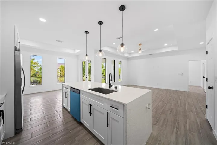 3814 Gator Cir W, Cape Coral, Florida 33909