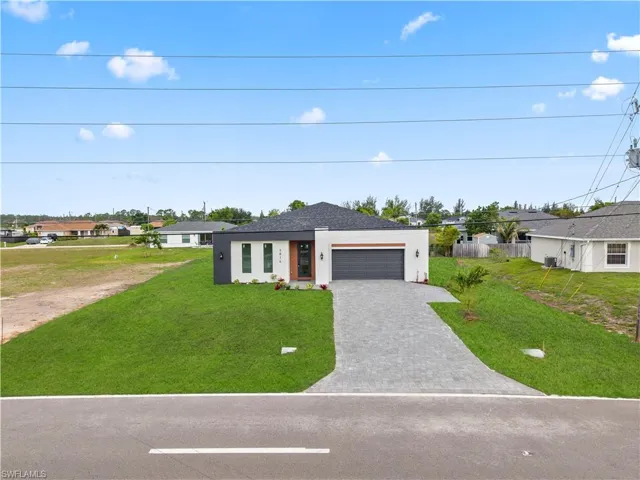 3814 Gator Cir W, Cape Coral, Florida 33909