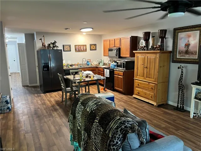 Eat in kitchen