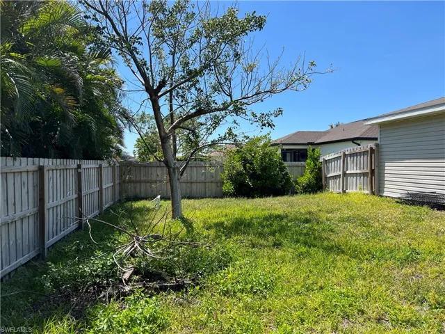 Fully fenced rear yard