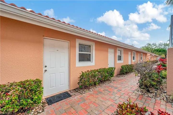 6660  Beach Resort  DR, Naples, FL 34114