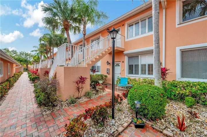 6660  Beach Resort  DR, Naples, FL 34114
