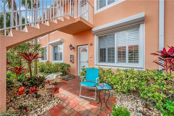 6660  Beach Resort  DR, Naples, FL 34114