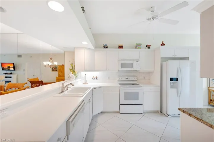 6660  Beach Resort  DR, Naples, FL 34114