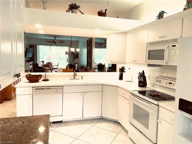 6660  Beach Resort  DR, Naples, FL 34114