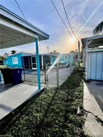 2239  Queen Anne  DR, Fort Myers, FL 33905