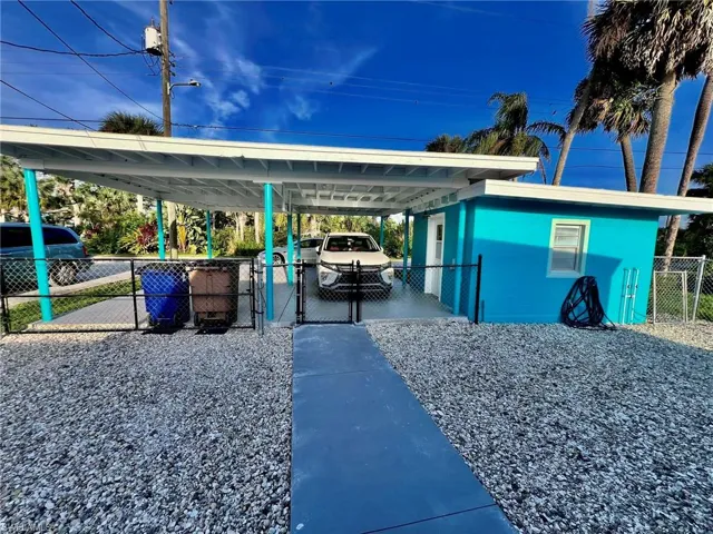 2239  Queen Anne  DR, Fort Myers, FL 33905