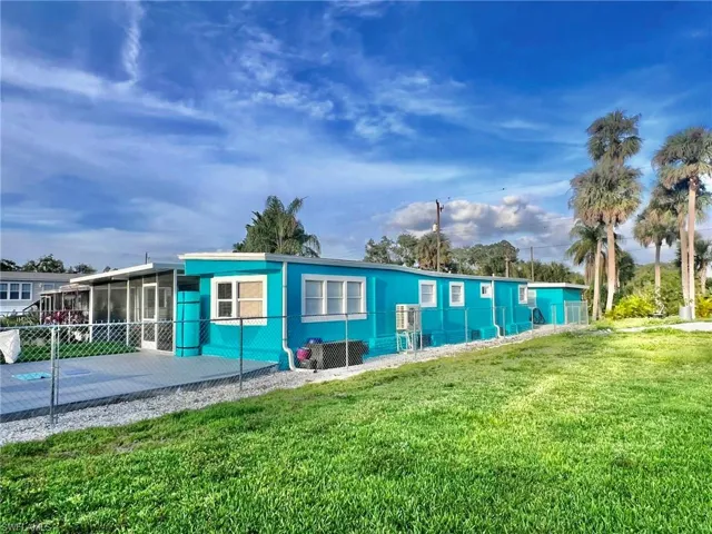 2239  Queen Anne  DR, Fort Myers, FL 33905
