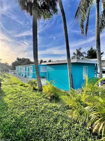 2239  Queen Anne  DR, Fort Myers, FL 33905