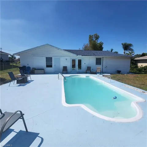 4006  14th W ST, Lehigh Acres, FL 33971