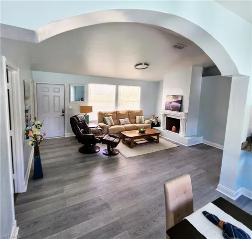 4006  14th W ST, Lehigh Acres, FL 33971