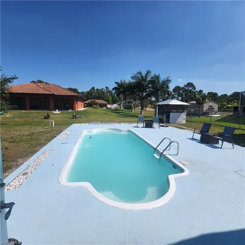 4006  14th W ST, Lehigh Acres, FL 33971