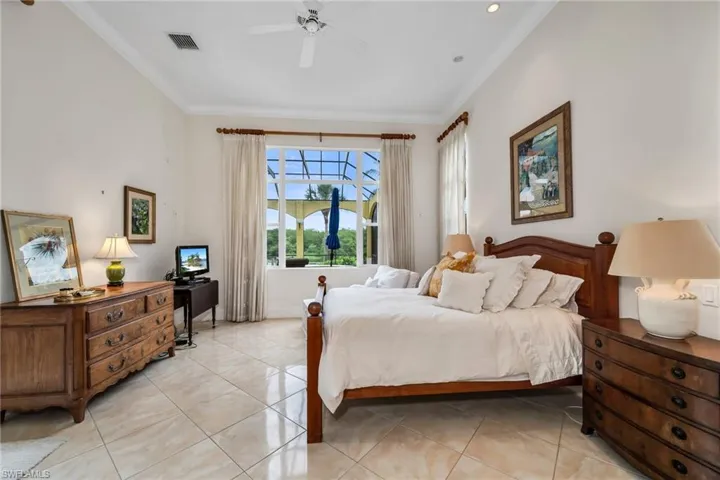 8572 Bellagio Dr, Naples, Florida 34114