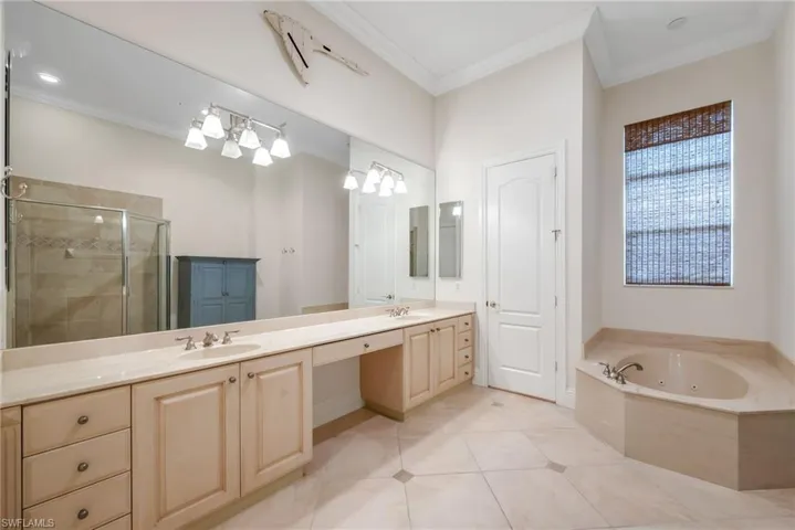 8572 Bellagio Dr, Naples, Florida 34114