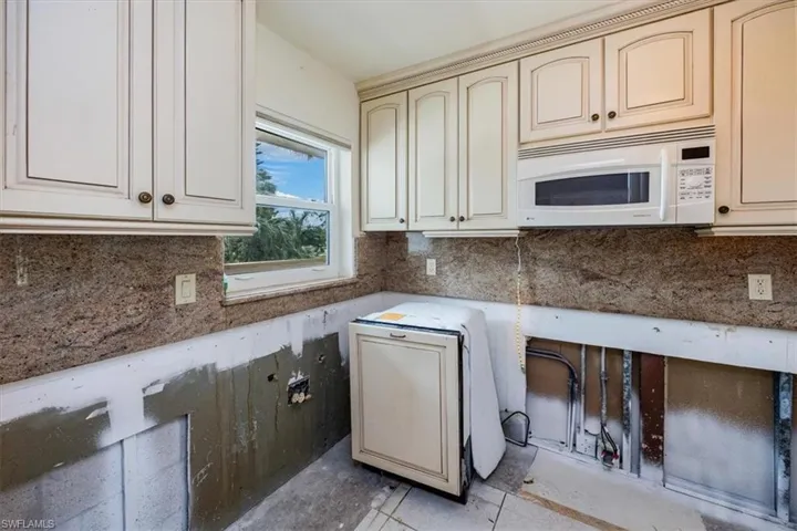 501 Forest Lakes Blvd # 212, Naples Fl 34105