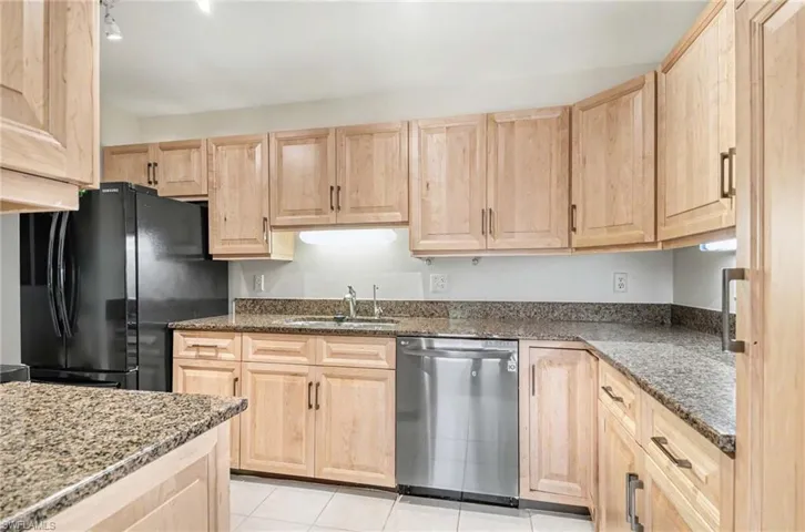 1325 Solana Rd K3, Naples, Florida 34103