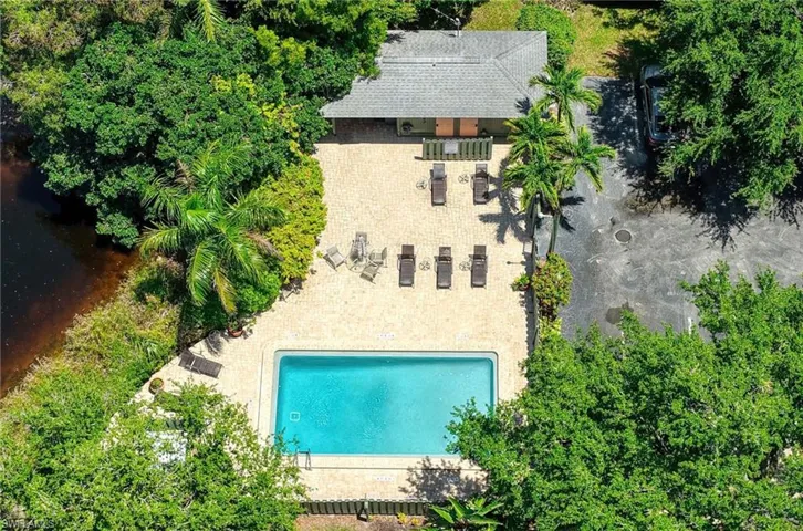 1325 Solana Rd K3, Naples, Florida 34103