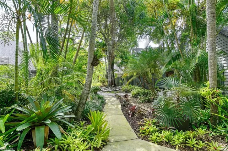 1325 Solana Rd K3, Naples, Florida 34103